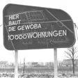 Ein Baustellen-Schild aus den 50er-Jahren